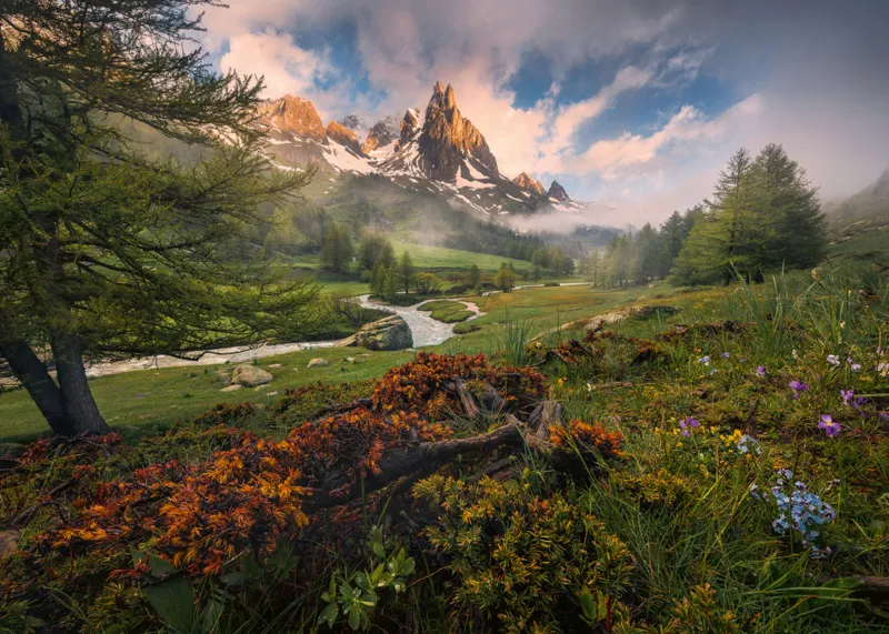 Atmosphère Pittoresque dans la Vallée de la Clarée, Alpes Françaises
